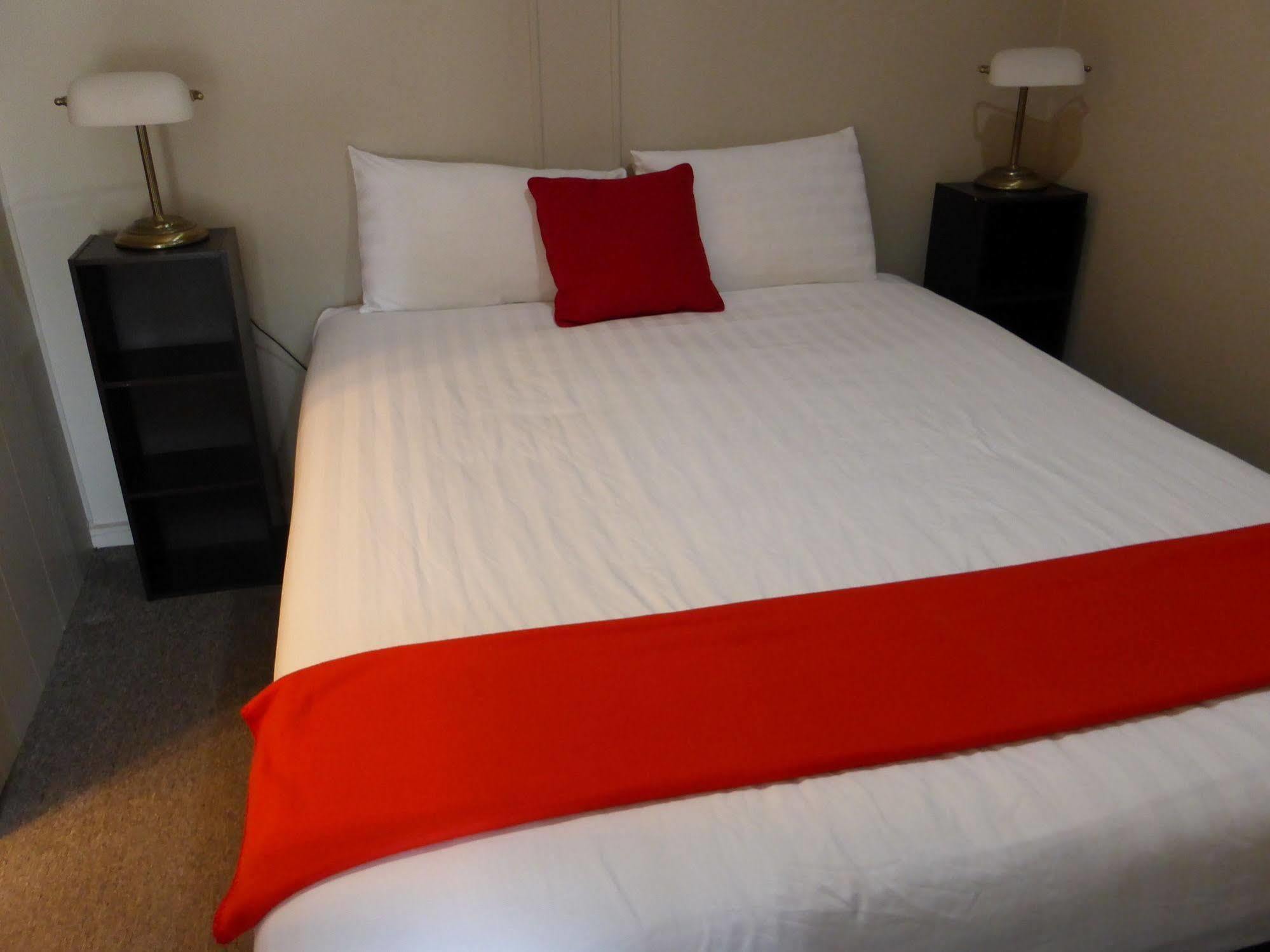 Smerdon Lodge Motel Horsham Zewnętrze zdjęcie