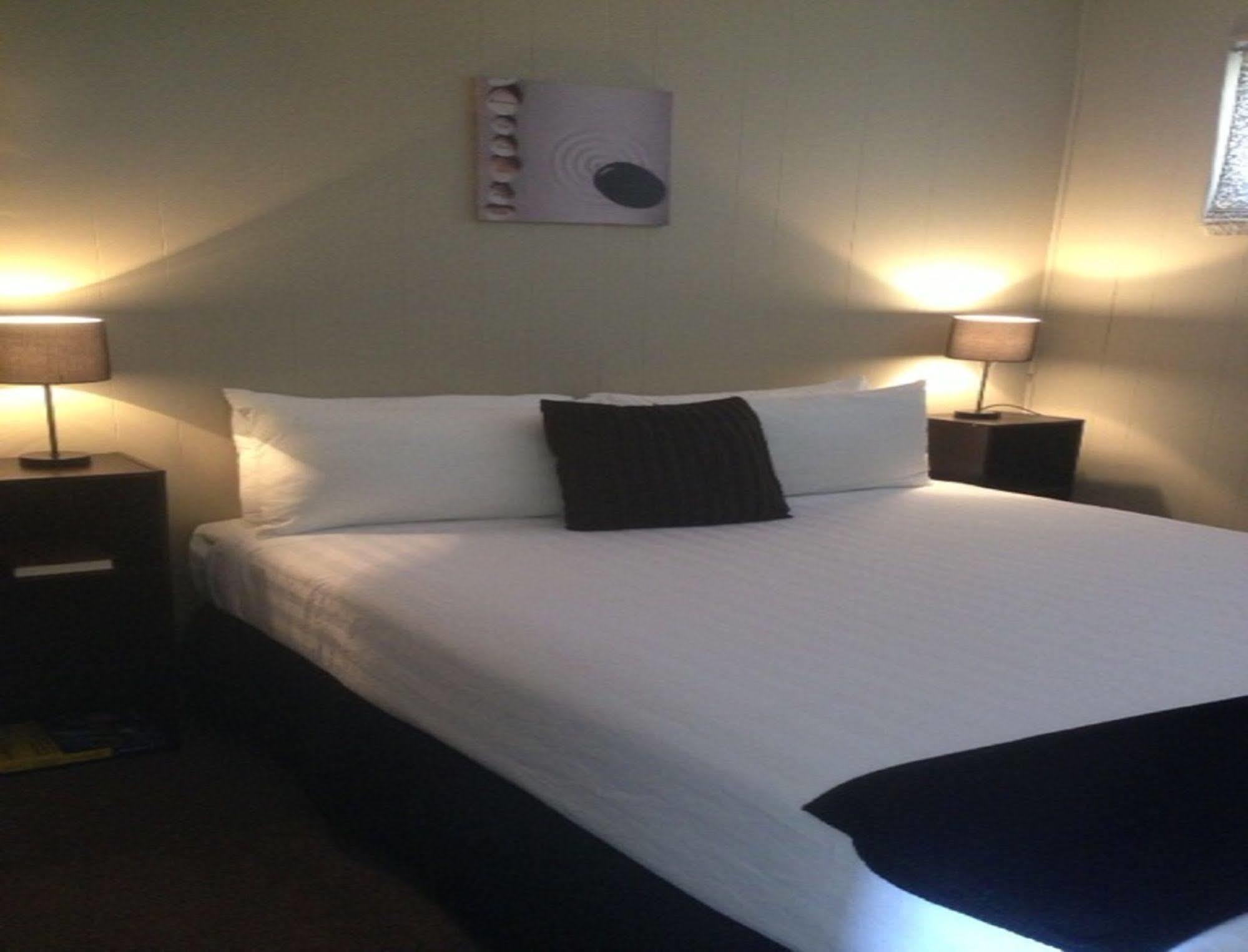 Smerdon Lodge Motel Horsham Zewnętrze zdjęcie