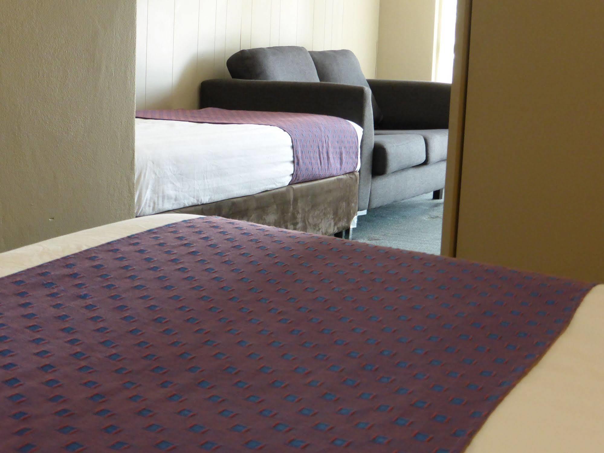 Smerdon Lodge Motel Horsham Zewnętrze zdjęcie