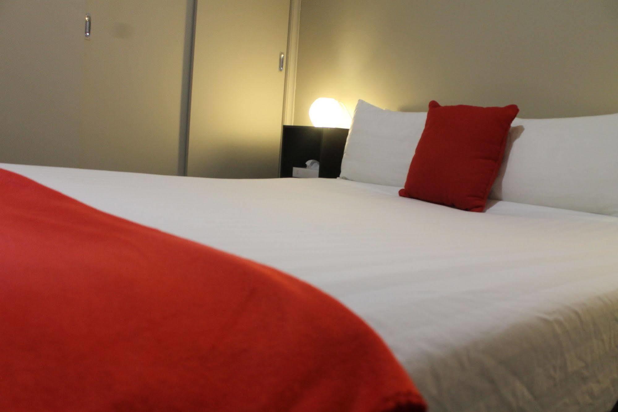 Smerdon Lodge Motel Horsham Zewnętrze zdjęcie